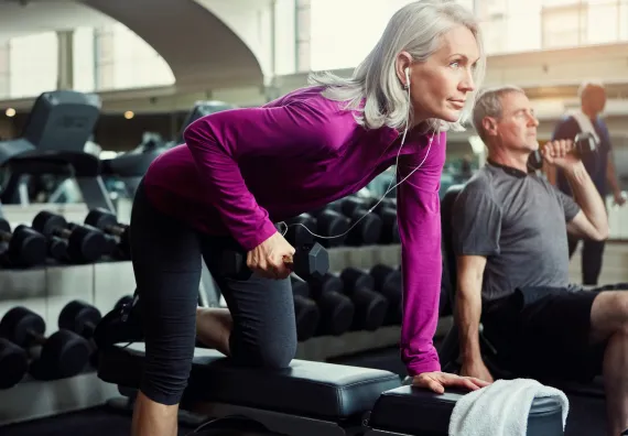 woman doing bent row